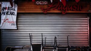 No solo la casa de Tonka y Parived: PDI allana restaurant Donde Augusto por Caso Relojes