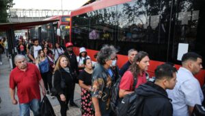 Los servicios de buses disponibles tras la suspensión parcial de la Línea 4 del Metro