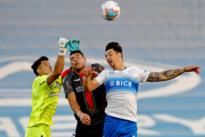 VIDEOS - El futbolista que se trasladó hasta Quillón para ayudar en los incendios
