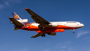 Llegó el Ten Tanker: cómo es el avión que ayudará en el combate de los incendios