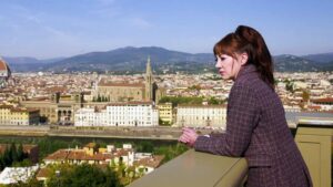 La Tierra según Philomena Cunk: el nuevo falso documental de la BBC que llegó a Netflix
