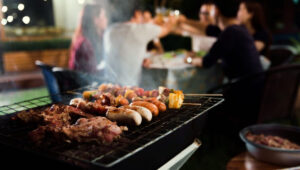 ¡A sacar la parrilla! 3 consejos claves para hacer el asado perfecto en verano