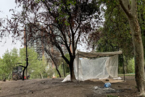 Municipio de Santiago apura enrejado del Parque de los Reyes ante ola de violencia