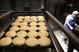 Los más consumidos: estos son los productos de la canasta básica que más subieron de precio