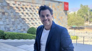 Los factores que motivaron a Simón Oliveros a dejar Mega y sumarse a TVN