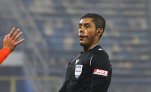 Nadie lo entiende: Nicolás Gamboa pasó del castigo a la élite continental en cuatro días