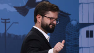 Cadem: aprobación de Gabriel Boric sigue al alza y vive su mejor semana desde noviembre