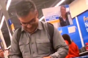 VIDEO - Así fueron los minutos de furia de un cliente en un supermercado de Calama