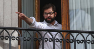 Cadem: aprobación de Gabriel Boric sigue al alza en la antesala de posible cambio de gabinete