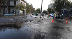 Las cuatro comunas que tendrán cortes de agua por la rotura de matriz en Recoleta