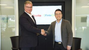 FinteChile y Scotiabank Chile firman alianza para conectar a PYMEs con empresas de tecnología financiera