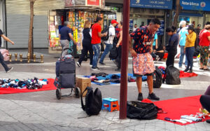 Santiago suma otro revés judicial: debe erradicar a ambulantes del Paseo Ahumada