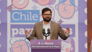 Anticonceptivos y salas cuna: los anuncios del presidente Boric en el 8M