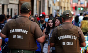 Dados de baja: las mentiras de dos carabineros que golpearon e inculparon a un menor de edad