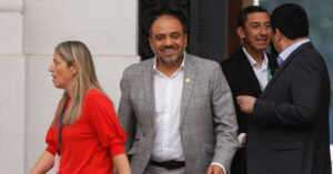 Ministro Ávila sobrevive al cambio de gabinete con nuevos subsecretarios en el Mineduc