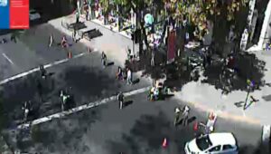 Metro cierra estación Los Leones por emanación de gas