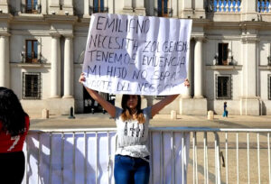 Zolgensma, el medicamento más caro del mundo por el que una madre se encadenó en La Moneda