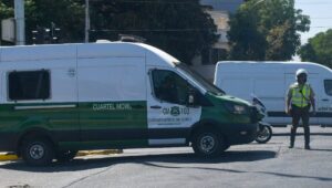 Con rehenes incluidos: overoles blancos roban 300 celulares en bodega de Pudahuel
