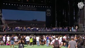 VIDEO - El comentado show de la Fuerza Aérea que dio inicio al Lollapalooza Chile 2023