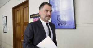 Macaya (UDI) asegura que indultos quedarán en la historia como 