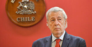 Van Klaveren admite dificultades para que Venezuela acepte nuevos vuelos con migrantes