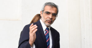 UDI pide explicaciones y PS defiende a Cordero: los antecedentes de los indultados que persiguen al Gobierno