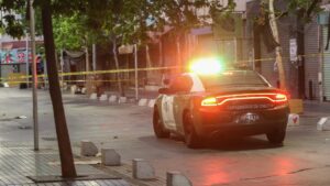 Cómo tres personas burlaron la seguridad de un edificio para cometer un homicidio en Santiago Centro