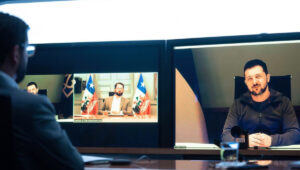 Boric reitera a Volodimir Zelenski apoyo de Chile a búsqueda de paz en conflicto Ucrania-Rusia