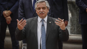 Los dardos de Alberto Fernández a la justicia chilena: 