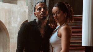 VIDEO - Rosalía y Rauw Alejandro anuncian su compromiso en el lanzamiento de su nuevo EP