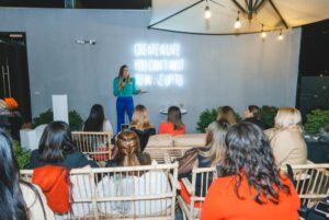 Lanzan curso gratuito para emprendedoras sobre técnicas para hablar en público y en video