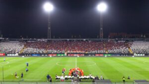 VIDEO - El insólito minuto de silencio que marcó el inicio del Chile-Paraguay
