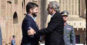 En la previa de la cumbre anti-inflación: Boric y Fernández reviven el Abrazo de Maipú