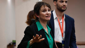 Tohá evita polemizar con Carter y no descarta Estado de Excepción tras tiroteo en La Florida