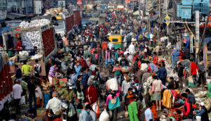 India supera a China en población y rompe con 200 años de la historia universal