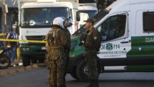 Carabinero da muerte a motociclista venezolano que quiso atropellarlo para evitar control