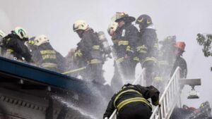 Así se habría iniciado gigantesco incendio que afectó a seis casas y dejó nueve lesionados en San Ramón