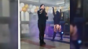 VIDEO - Cesfam de Talcahuano celebra aniversario con show erótico a las 11 de la mañana