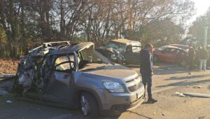 Choque múltiple involucra a 8 vehículos y deja 11 lesionados en Peñalolén