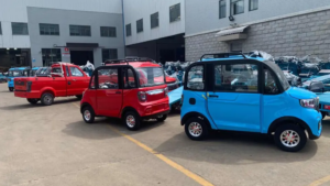 Cabe en una caja: así es el auto chino más barato del mundo