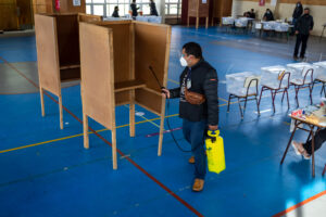 ¿Hay que usar mascarilla? Las medidas sanitarias para la elección de consejeros constitucionales