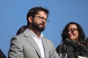 Costó 3.000 pesos: Punta Arenas arregló tobogán donde quedó atrapado el presidente Boric