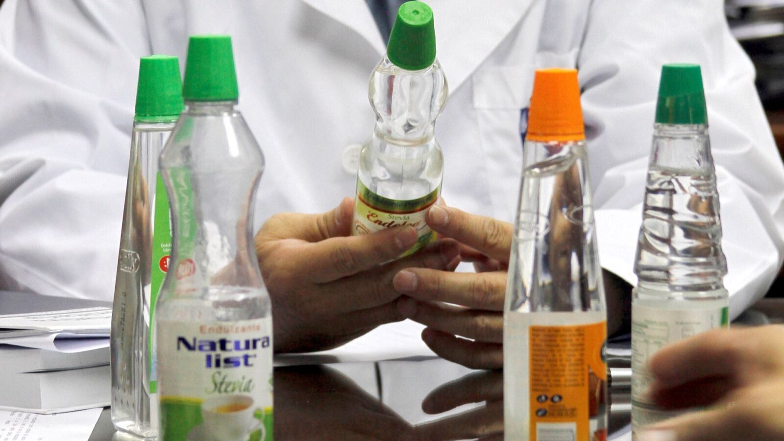 OMS desaconseja consumir endulzante en reemplazo de la azúcar.