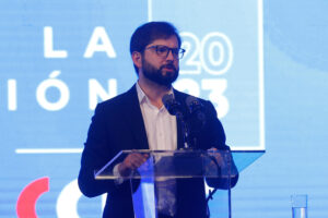 Presidente Boric cuestionó el proyecto paralelo a la ley corta de isapres con un llamado a no evadir