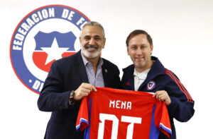 Luis Mena asume como técnico de la Roja femenina con una obligación inmediata