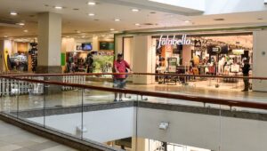 Marcas del retail destacan a Mall Plaza por adecuar sus horarios a ley de 40 Horas