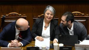 Jornada feliz del Gobierno en el Congreso: Senado aprueba sueldo mínimo de $500 mil