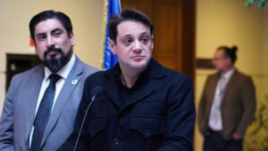 VIDEO - Gaspar Rivas advierte a mineras: 