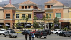 Delincuentes protagonizaron millonario robo a joyería en Lo Barnechea: avalúo llegaría a los $100 millones