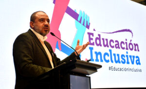 Ofician al Mineduc por incluir orientaciones sobre la comunidad LGBTIQA+ en colegios